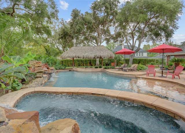 Property at 3910 Woodglen Ct, Houston, TX 77479, 4 beds, 3.5 baths