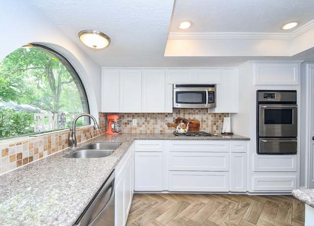 Property at 1619 Rock Fence Dr, Richmond, TX 77406, 4 beds, 2.5 baths