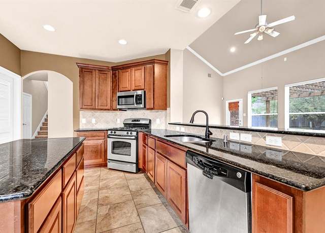 Property at 130 S Vershire Cir, The Woodlands, TX 77354, 4 beds, 2.5 baths