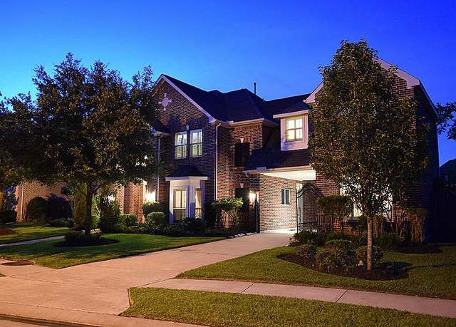 Property at 8807 Stowe Creek Ln, Missouri City, TX 77459, 5 beds, 5.5 baths