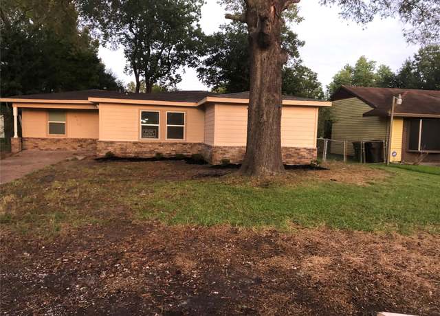 Property at 8119 Rockford Dr, Houston, TX 77033, 4 beds, 2 baths