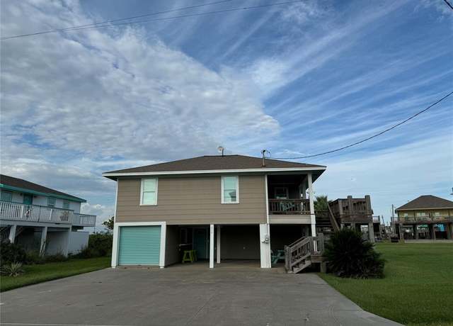 Property at 976 Nassau Dr, Crystal Beach, TX 77650, 3 beds, 2.5 baths