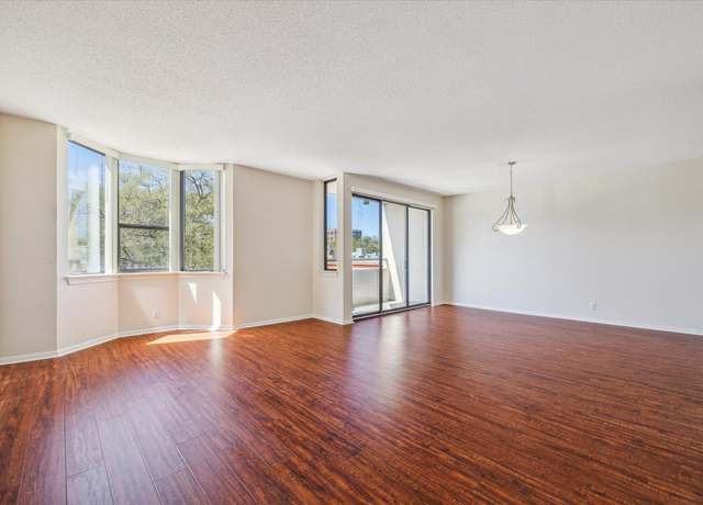 Property at 651 Bering Dr #204, Houston, TX 77057, 2 beds, 2 baths