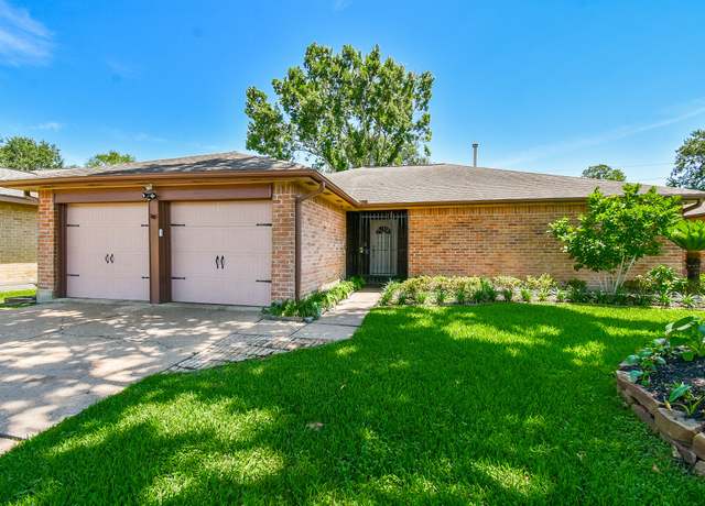 Property at 3715 Golders Green Dr, Houston, TX 77082, 4 beds, 2 baths