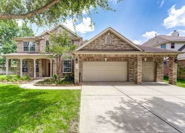 Property at 10407 Middlerose Ln, Houston, TX 77070, 4 beds, 3.5 baths