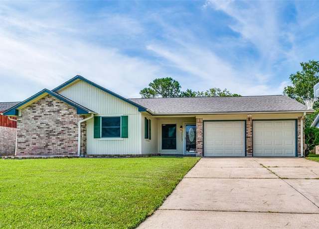 Property at 2113 Yorktown Ct S, League City, TX 77573, 4 beds, 2.5 baths