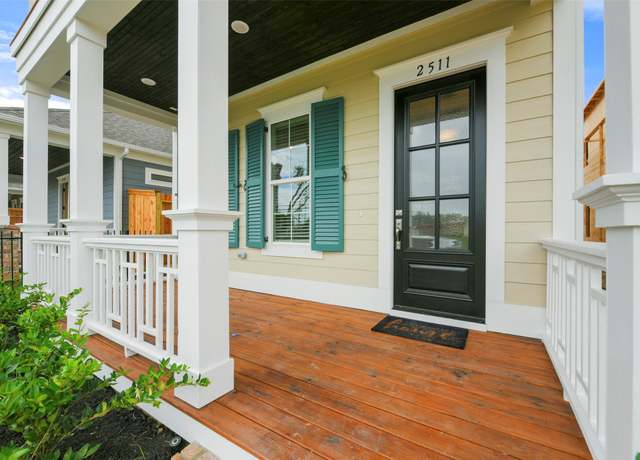 Property at 2511 S Houston Ave, Pearland, TX 77581, 4 beds, 3 baths