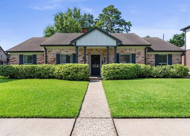 Property at 1011 Martin St, Houston, TX 77018, 4 beds, 2.5 baths