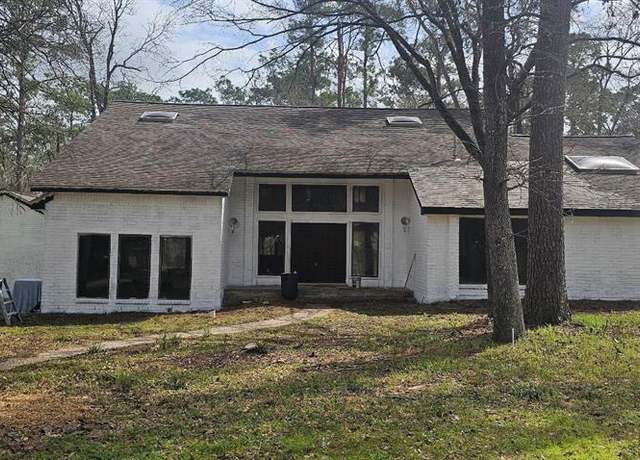 Property at 6123 Northway Dr, Spring, TX 77389, 4 beds, 3 baths