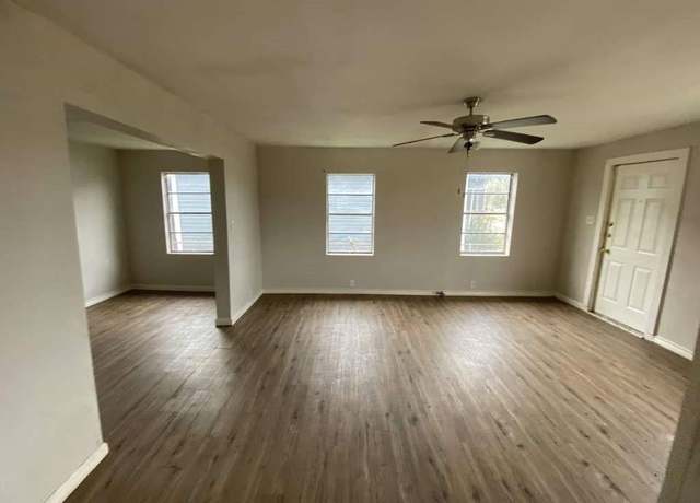 Property at 1925 Ollie St, Beaumont, TX 77705, 2 beds, 1 bath