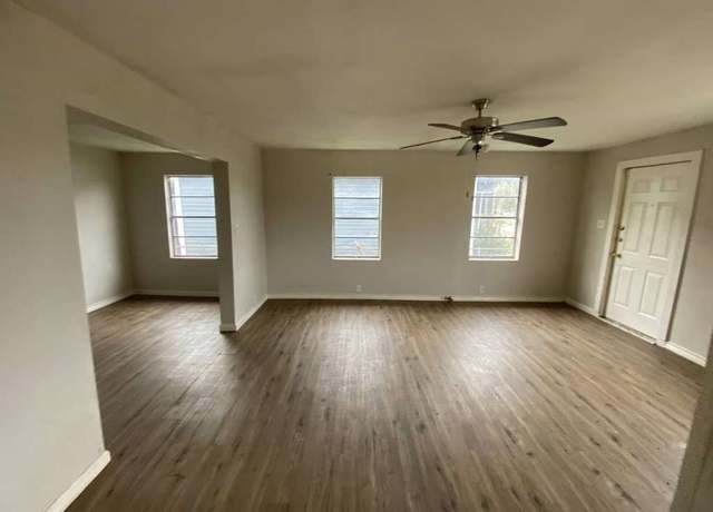 Property at 1925 Ollie St, Beaumont, TX 77705, 2 beds, 1 bath
