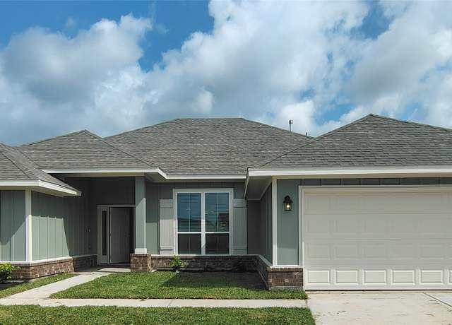 Property at 9 Gemstone Ct, Angleton, TX 77515, 4 beds, 2 baths