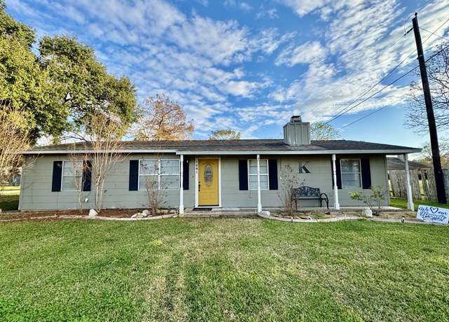Property at 1201 3rd St, Louise, TX 77455, 3 beds, 2 baths