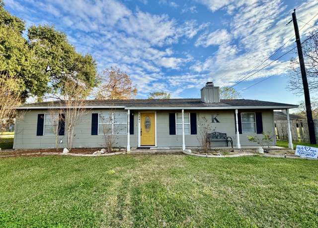 Property at 1201 3rd St, Louise, TX 77455, 3 beds, 2 baths