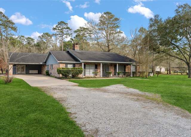 Property at 606 Wallisville Rd, Liberty, TX 77575, 4 beds, 3.5 baths