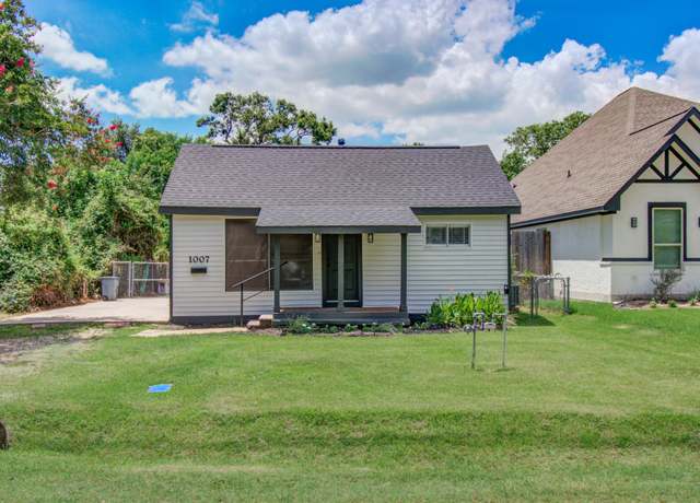 Property at 1007 San Jacinto St, Highlands, TX 77562, 3 beds, 2 baths