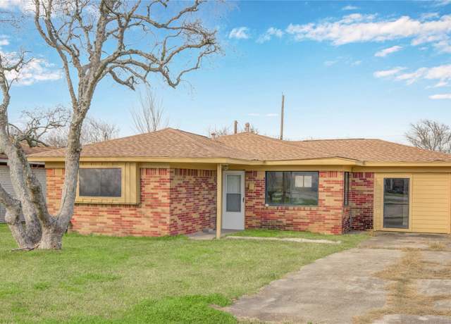 Property at 222 S Avenue G, Freeport, TX 77541, 4 beds, 3 baths