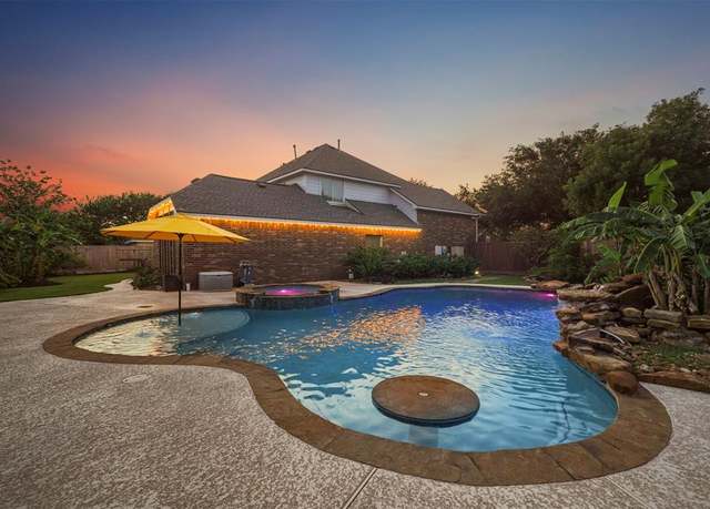 Property at 3910 Leanett Way Ct, Pearland, TX 77584, 4 beds, 2.5 baths