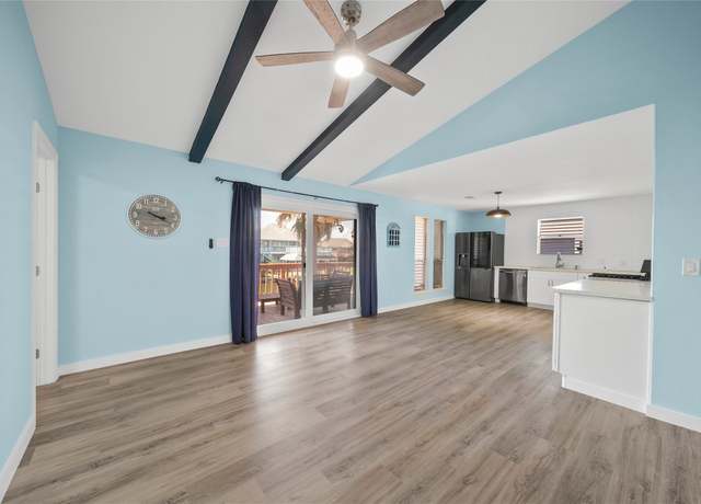 Property at 1006 Redfish St, Bayou Vista, TX 77563, 4 beds, 3 baths
