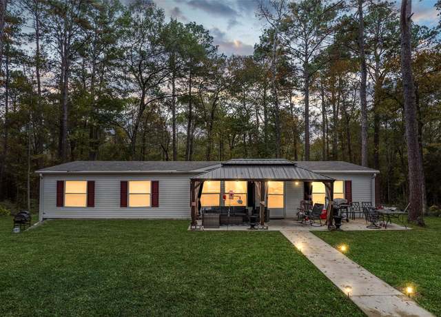Property at 1802 Little John St, Montgomery, TX 77316, 3 beds, 2 baths