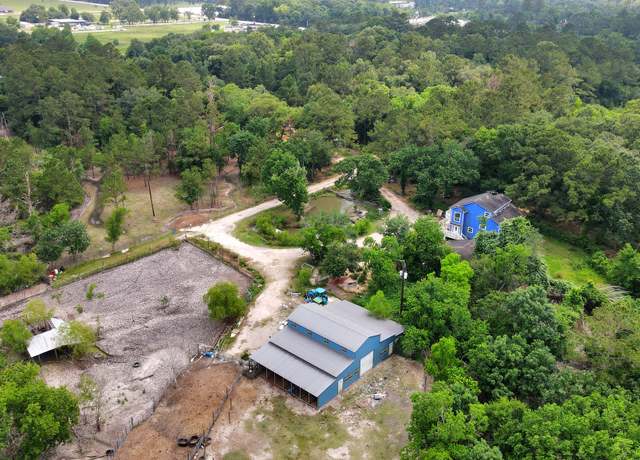 Property at 6502 S Highway 35, Alvin, TX 77511, 5 beds, 3 baths