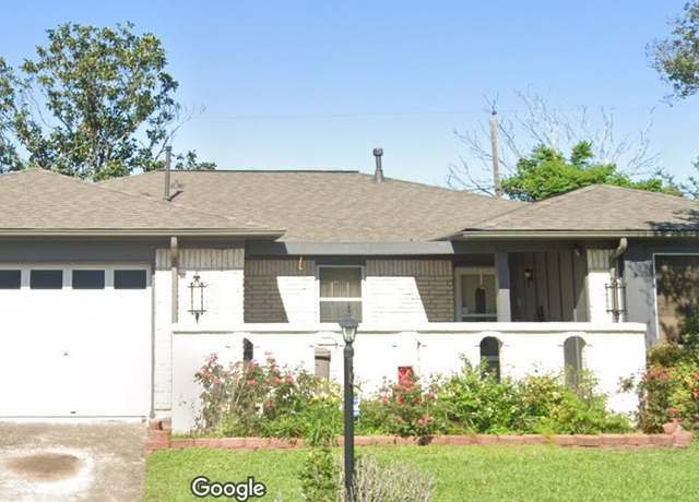 Property at 11822 S Willowdale Cir S, Missouri City, TX 77071, 4 beds, 2 baths