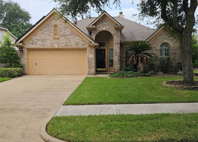 Property at 1114 Woodley Bnd, Sugar Land, TX 77479, 3 beds, 2 baths