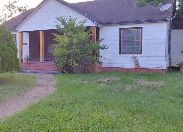 Property at 1370 Plum St, Beaumont, TX 77703, 3 beds, 1 bath