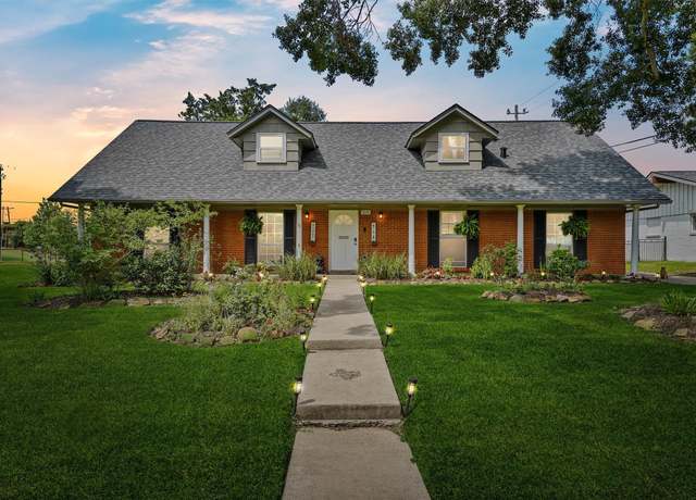 Property at 715 Timber Cove Dr, Seabrook, TX 77586, 4 beds, 3 baths