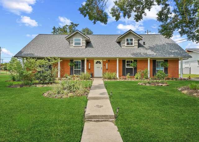 Property at 715 Timber Cove Dr, Seabrook, TX 77586, 4 beds, 3 baths