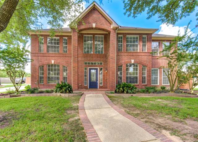 Property at 1016 Applewood Dr, Friendswood, TX 77546, 5 beds, 3.5 baths