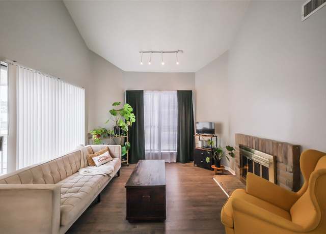 Property at 10122 Waterstone Dr, Houston, TX 77042, 1 bed, 1 bath