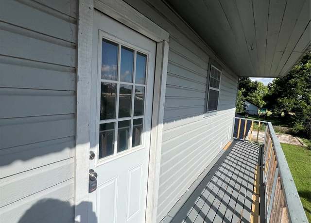 Property at 208 W 2nd St, Sweeny, TX 77480, 2 beds, 1 bath