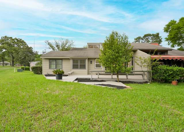 Property at 62 April Vlg, Conroe, TX 77356, 3 beds, 2 baths