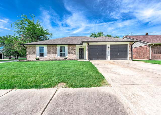 Property at 7003 Buchanan Dr, Richmond, TX 77469, 3 beds, 2 baths