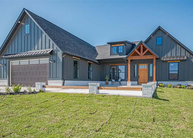 Property at 435 Sunset Trl, Angleton, TX 77515, 4 beds, 3 baths
