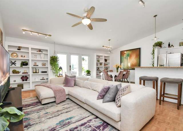 Property at 2005 Stoney Brook Dr #6, Houston, TX 77063, 1 bed, 1 bath