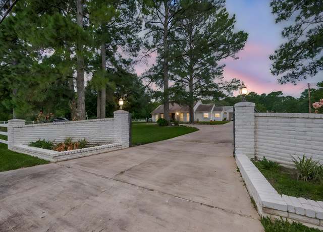 Property at 22102 Timber Ridge Dr, Magnolia, TX 77355, 3 beds, 2.5 baths
