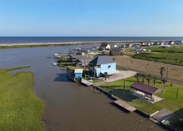 Property at 421 Private Road 675, Sargent, TX 77414