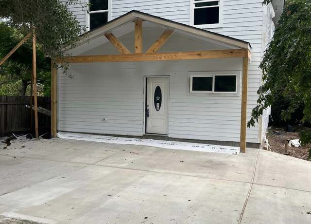 Property at 201 Davis St, Bryan, TX 77801, 4 beds, 3.5 baths