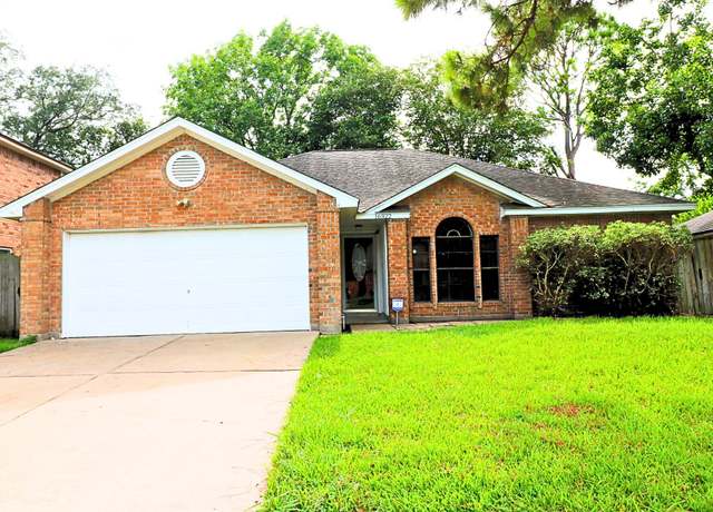 Property at 16322 Ginger Run Way, Sugar Land, TX 77498, 4 beds, 2 baths
