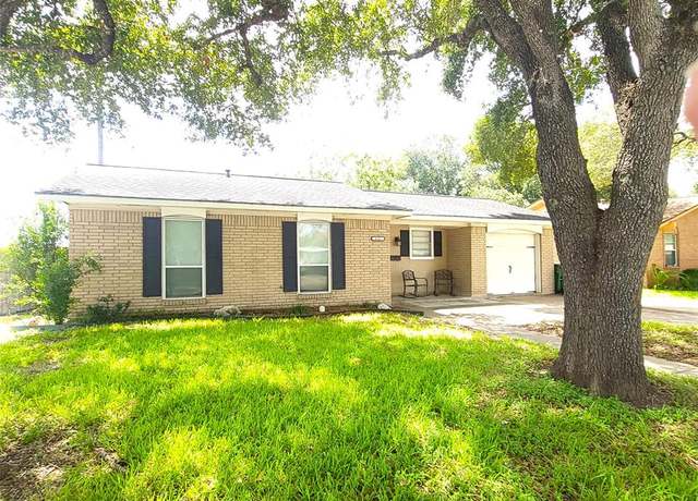 Property at 4601 Evergreen St, Victoria, TX 77904, 3 beds, 2.5 baths