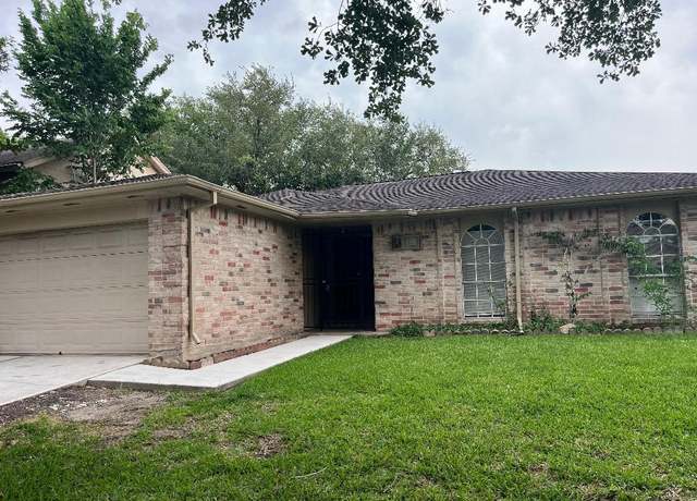 Property at 10511 Townhall Ln, Sugar Land, TX 77498, 4 beds, 2 baths