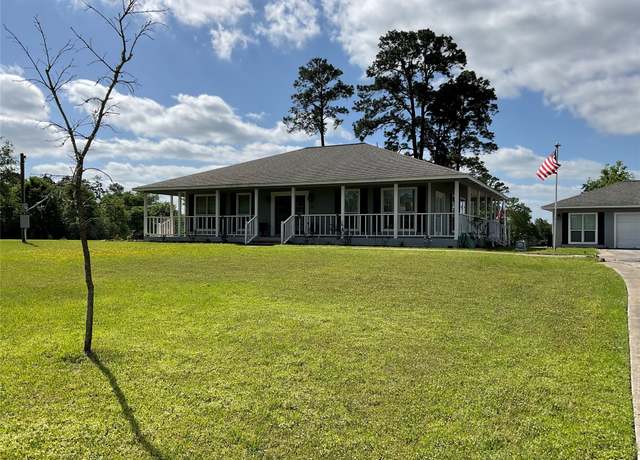 Property at 32 Palisade Cir, Huntsville, TX 77320, 3 beds, 3.5 baths