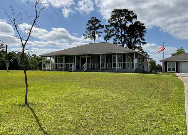 Property at 32 Palisade Cir, Huntsville, TX 77320, 3 beds, 3.5 baths