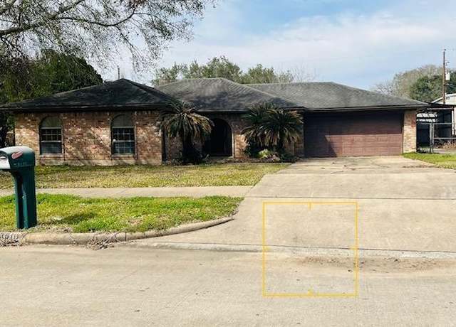 Property at 13610 Lynnwood Ln, Sugar Land, TX 77498, 3 beds, 2 baths
