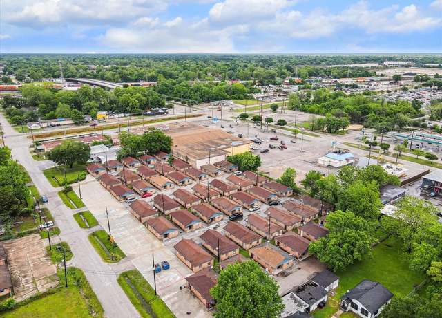 Property at 5716 Pickfair St Unit 1-13, Houston, TX 77026, 1 bath