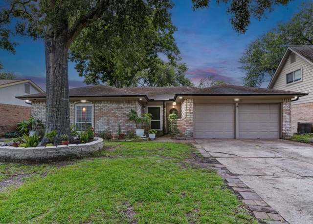 Property at 826 Redway Ln, Houston, TX 77062, 3 beds, 2 baths