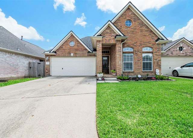 Property at 12107 Lakewood Villa Dr, Tomball, TX 77377, 3 beds, 2 baths