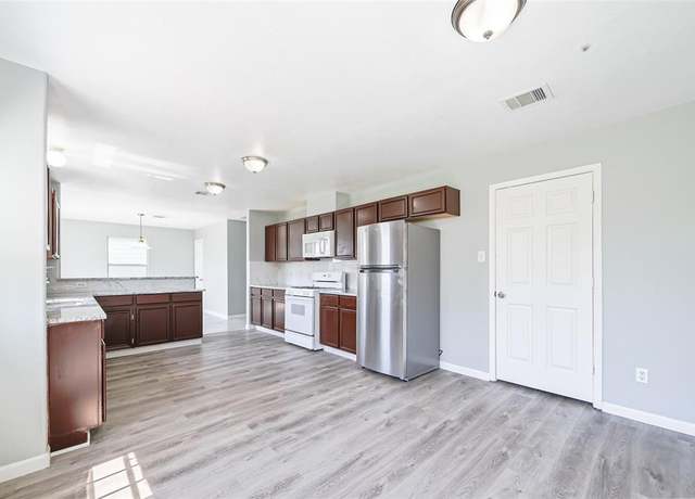 Property at 19747 Byron Meadows Dr, Katy, TX 77449, 4 beds, 2.5 baths